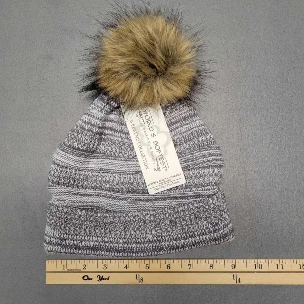 World's Softest Weekend Collection Beanie Hat Gray Knit‎ Faux Fur Pom One Size